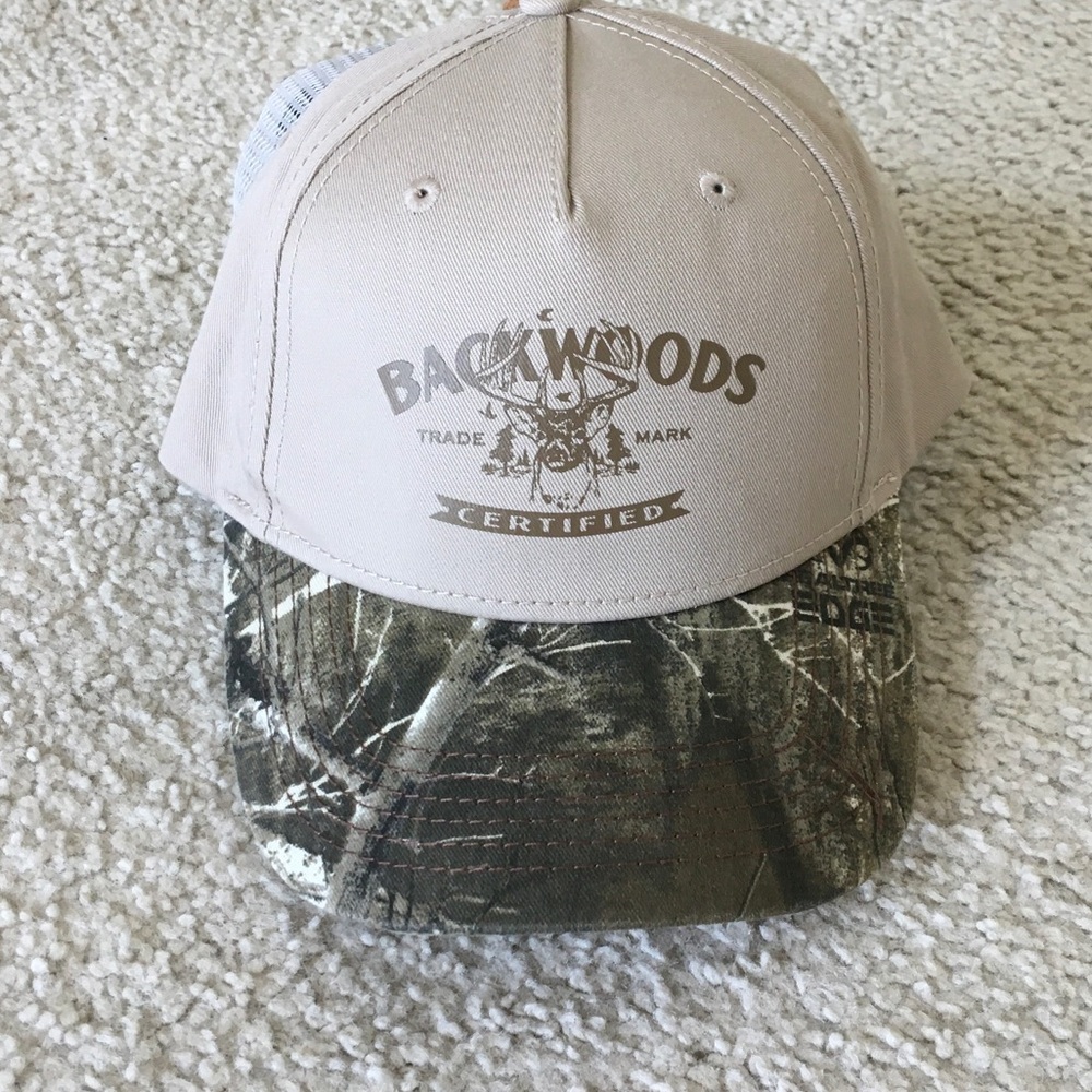 “BACKWOODS”CERTIFIED CREAM & CAMO TRUCKER HAT/NEW